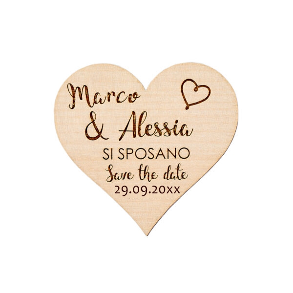Save the Date in legno a forma di cuore
