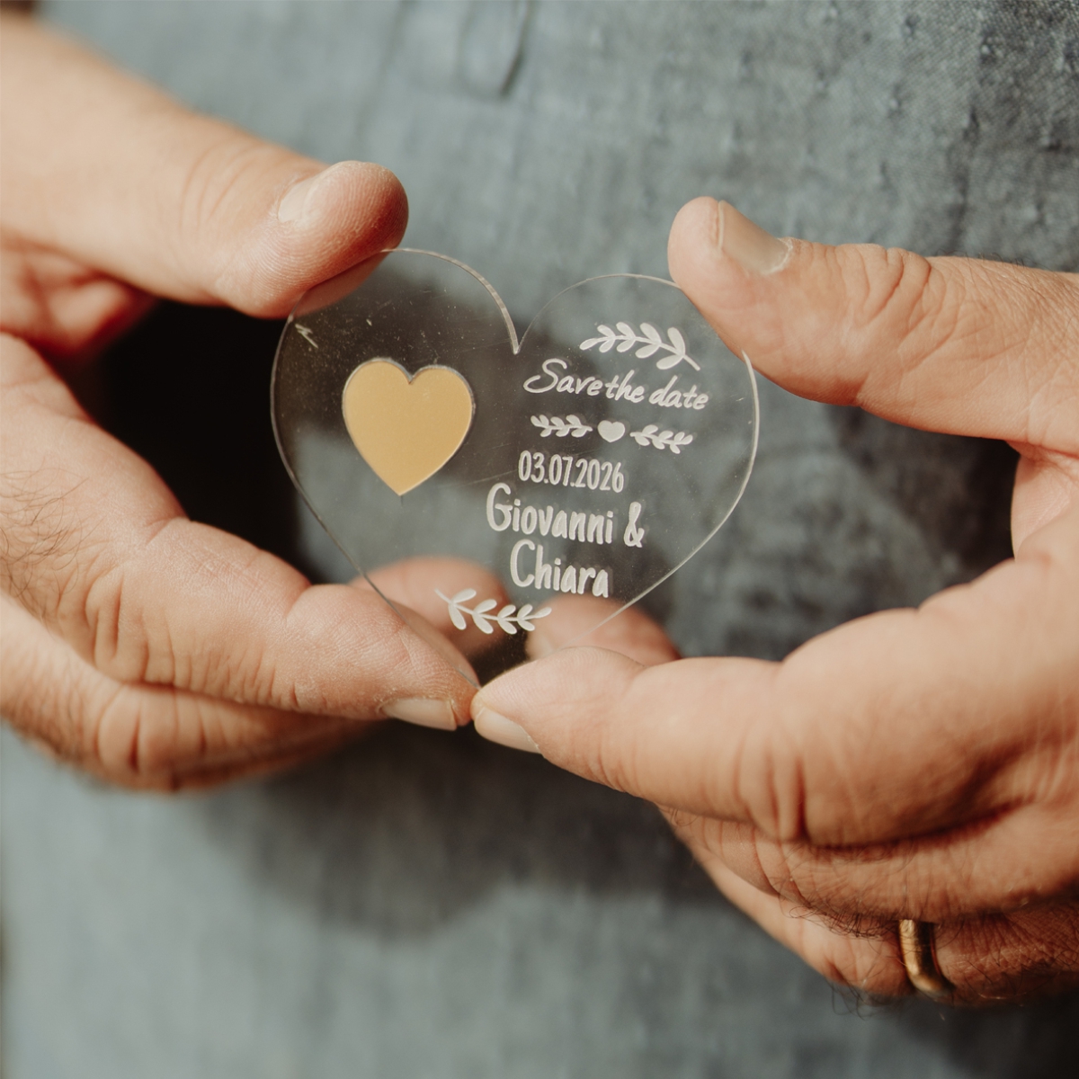 Magnete "Save the date" in plexiglass con inserto acrilico in oro ad incastro - grande cuore