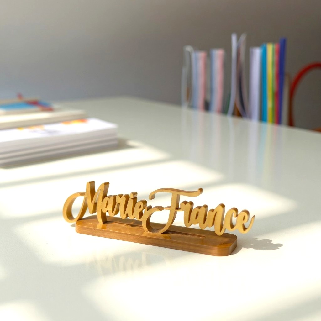 segnaposto con base personalizzato con nome invitato